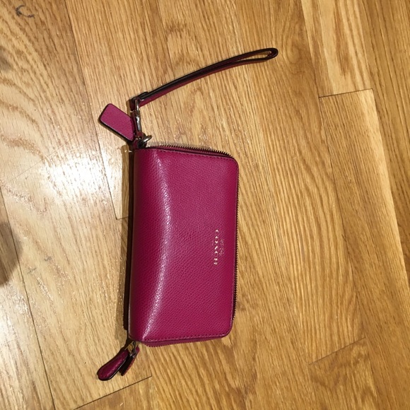 Coach wristlet - Picture 2 of 5
